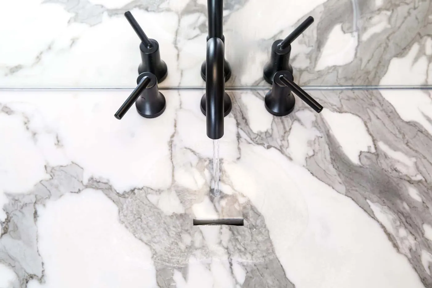 Calacatta Gold marble slab surface – Marmi di Carrara – white, ivory (59)