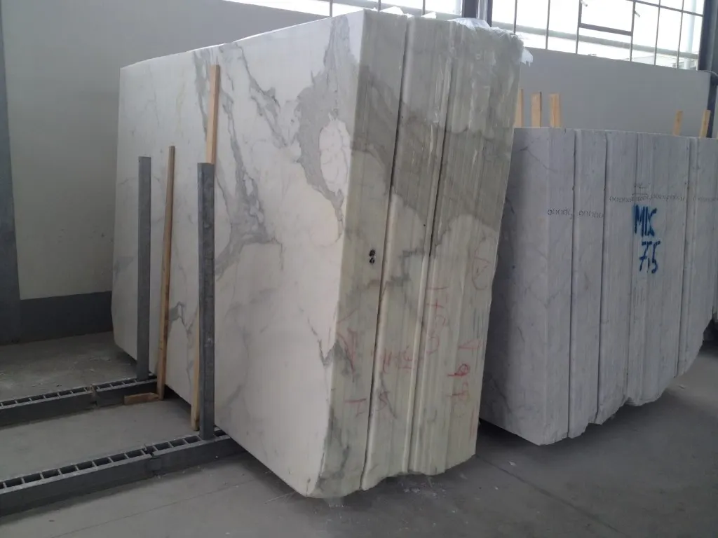 Calacatta Oro mármol, superficie de losa – Marmi di Carrara – gris, verde (37)