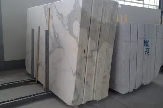 Calacatta Oro Marmor, Plattenoberfläche – Marmi di Carrara – hellgrau, grau (41)