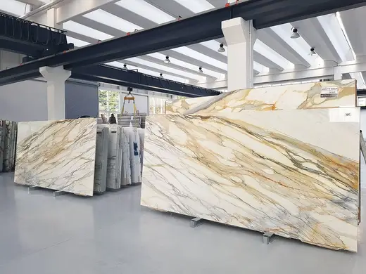 Calacatta Oro Marmor, Plattenoberfläche – Marmi di Carrara – hellgrau, anthrazit (8)