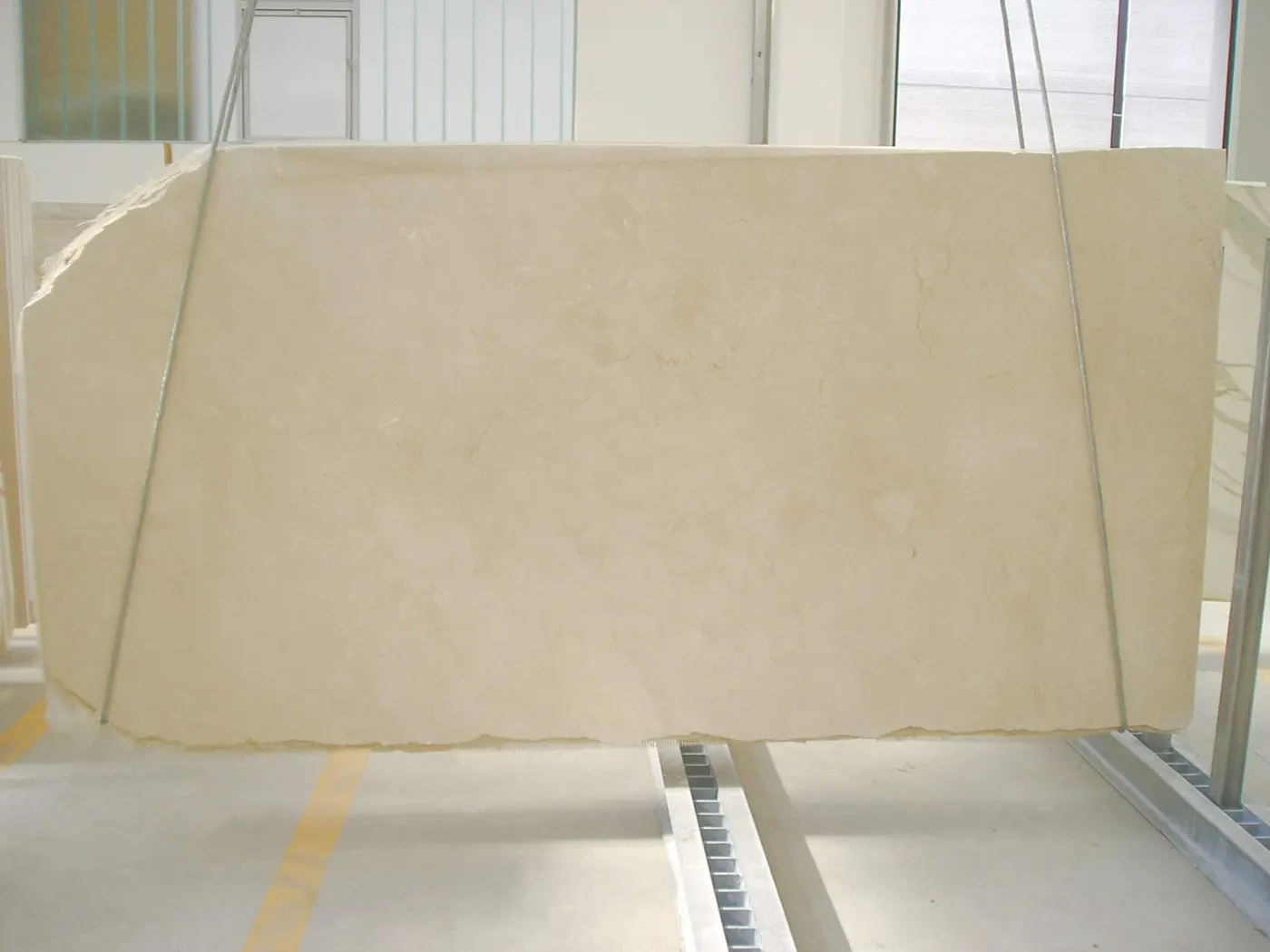 Crema limestone slab surface – Marmi di Carrara – beige, grey (19)