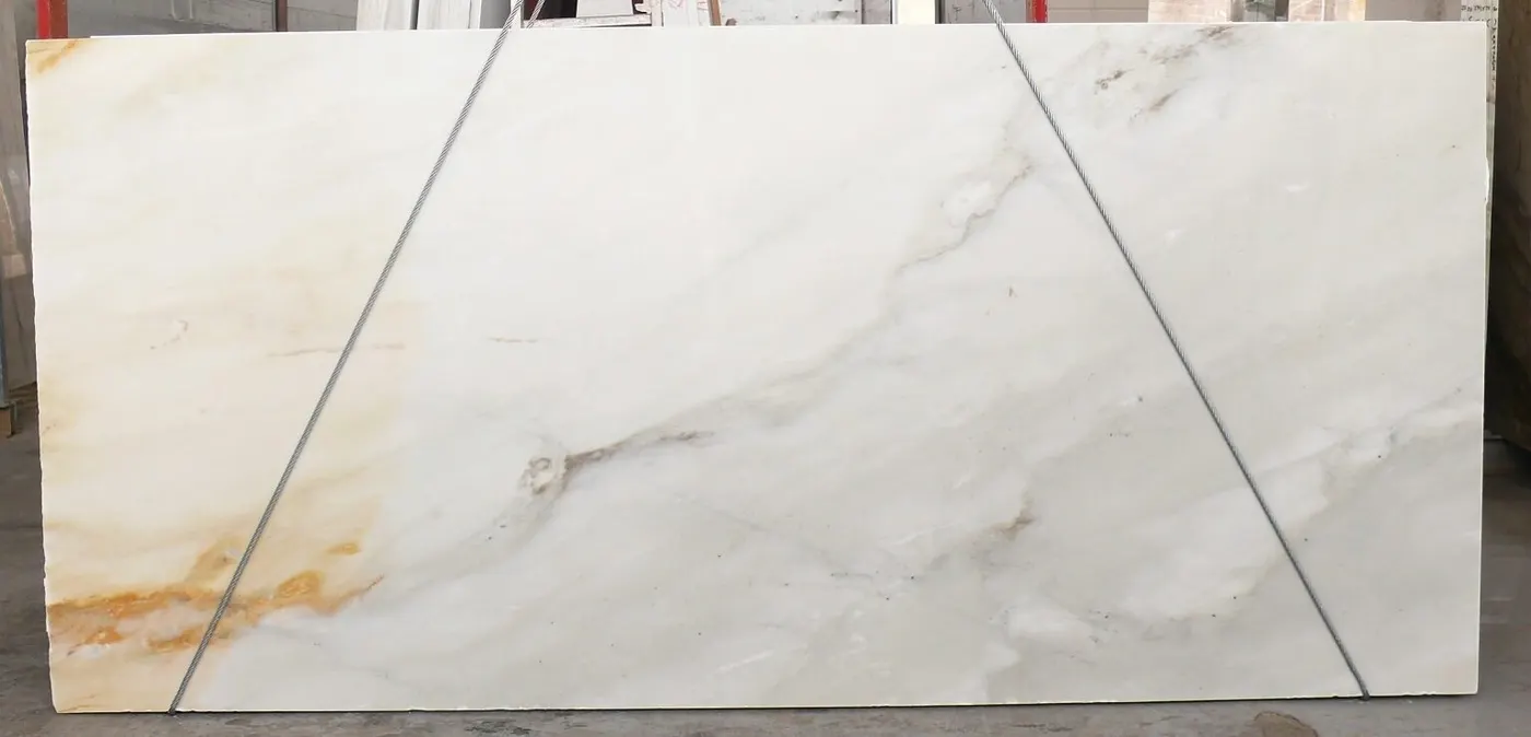 Cremo Delicato marble slab surface – Marmi di Carrara – light grey, white (12)