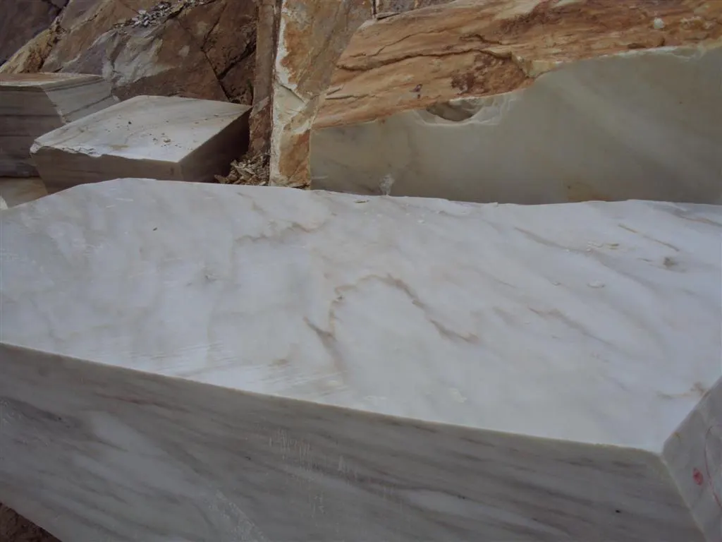Cremo Delicato Marmor, Steinbruchblock – Marmi di Carrara – grün, grau (16)
