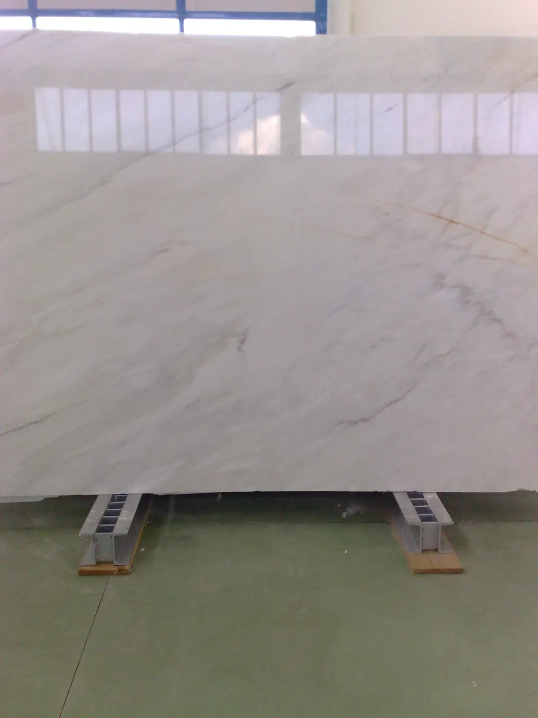 Cremo Delicato marbre, détail de surface – Marmi di Carrara – beige, vert (3)