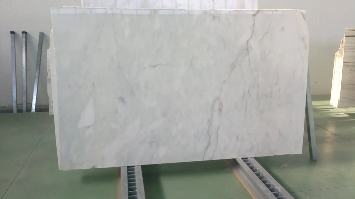 Cremo Delicato marble slab surface – Marmi di Carrara – light grey, green (7)