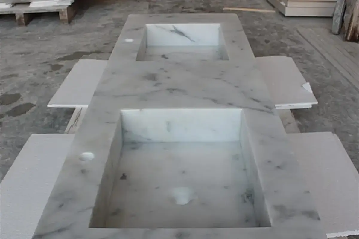 Baño en piedra natural – Marmi di Carrara