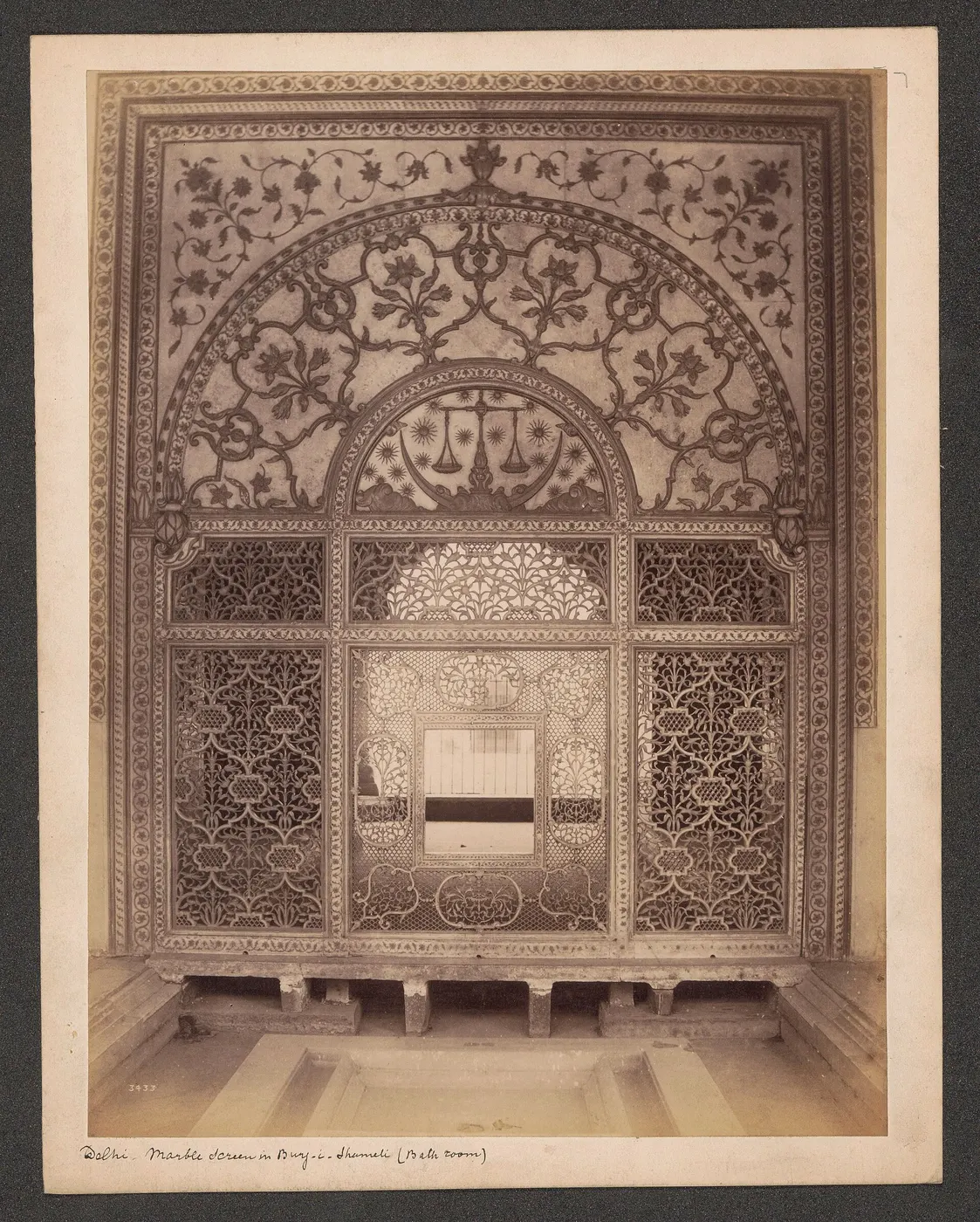 Bagno: Gedecoreerd marmeren scherm in een paleis in Delhi Delhi-Marble Screen in Burj-i-Shanuli (