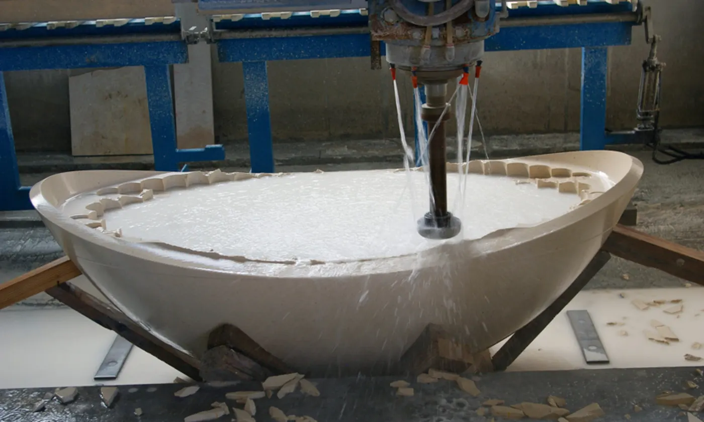 Salle de bains en pierre naturelle – Marmi di Carrara