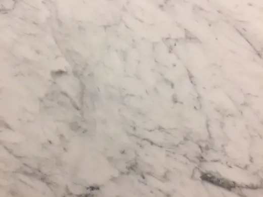 Badezimmer in Naturstein – Marmi di Carrara