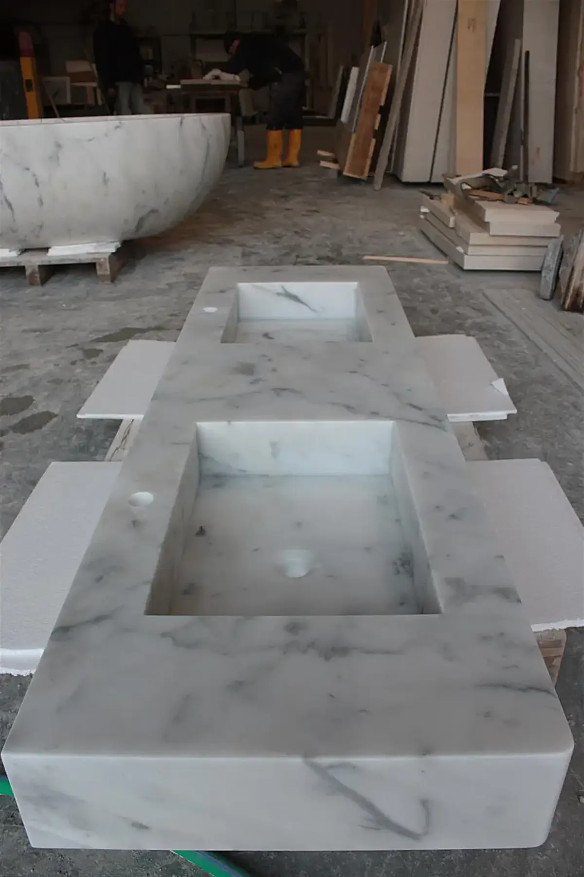 Salle de bains en pierre naturelle – Marmi di Carrara