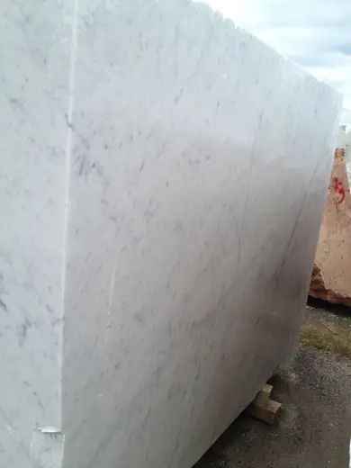 Bloque de cantera en piedra natural – Marmi di Carrara