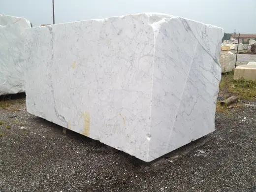 Bloque de cantera en piedra natural – Marmi di Carrara
