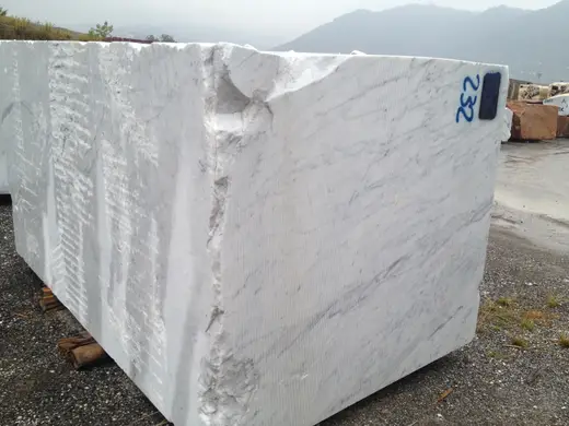 Bloque de cantera en piedra natural – Marmi di Carrara