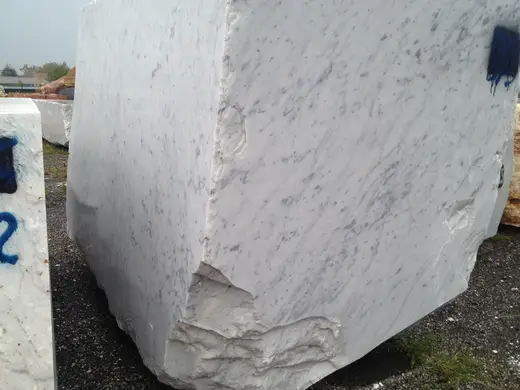 Bloque de cantera en piedra natural – Marmi di Carrara