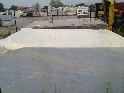 Bloque de cantera en piedra natural – Marmi di Carrara