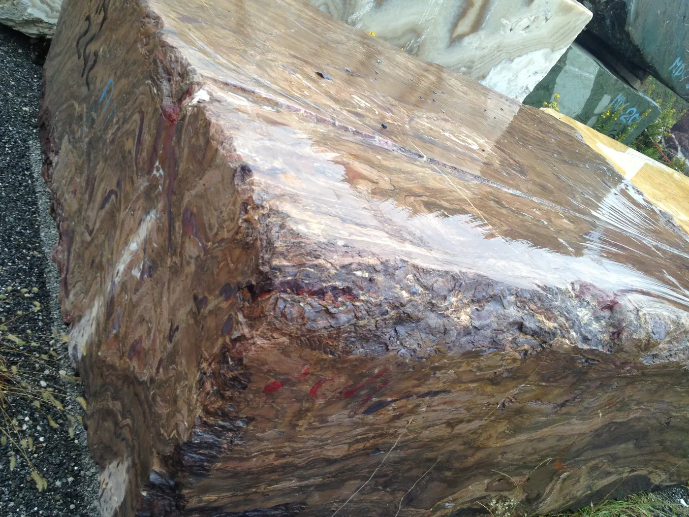 Quarry block in natural stone – Marmi di Carrara