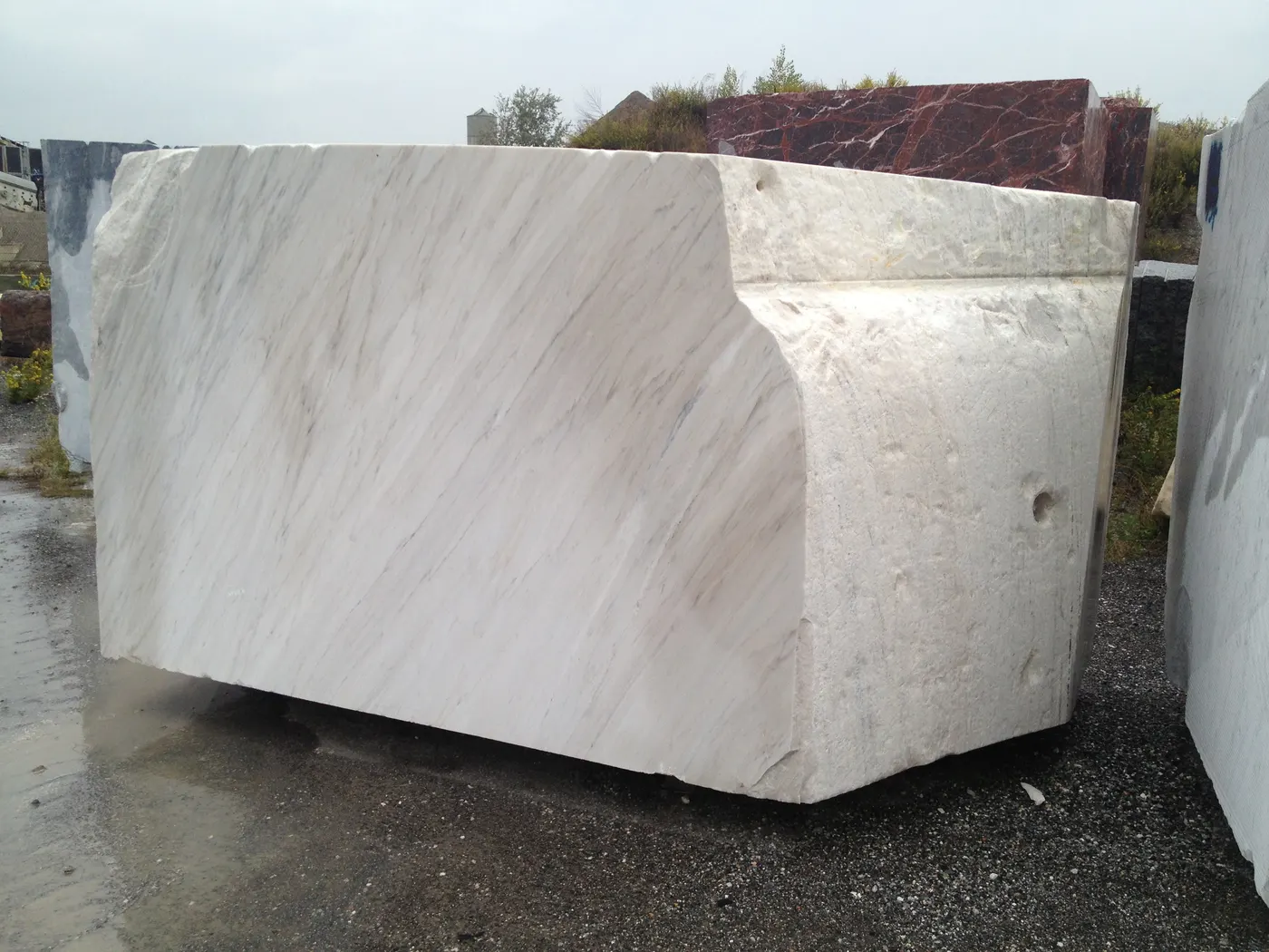 Bloc de carrière en pierre naturelle – Marmi di Carrara