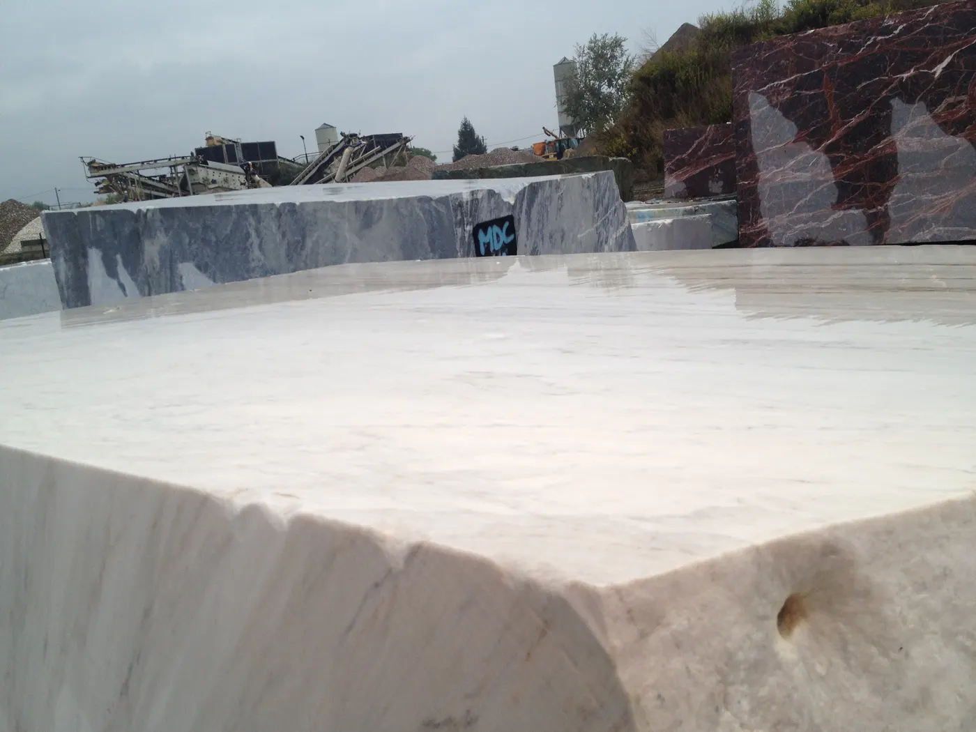 Steinbruchblock in Naturstein – Marmi di Carrara