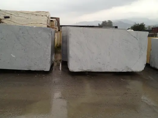 Bloque de cantera en piedra natural – Marmi di Carrara