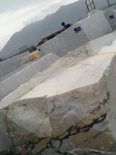 Bloque de cantera en piedra natural – Marmi di Carrara