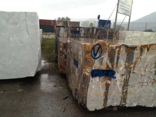 Bloque de cantera en piedra natural – Marmi di Carrara