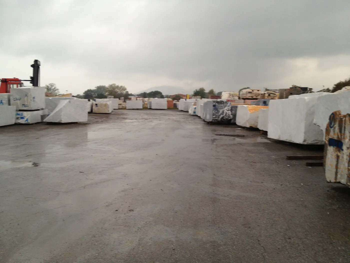 Bloc de carrière en pierre naturelle – Marmi di Carrara