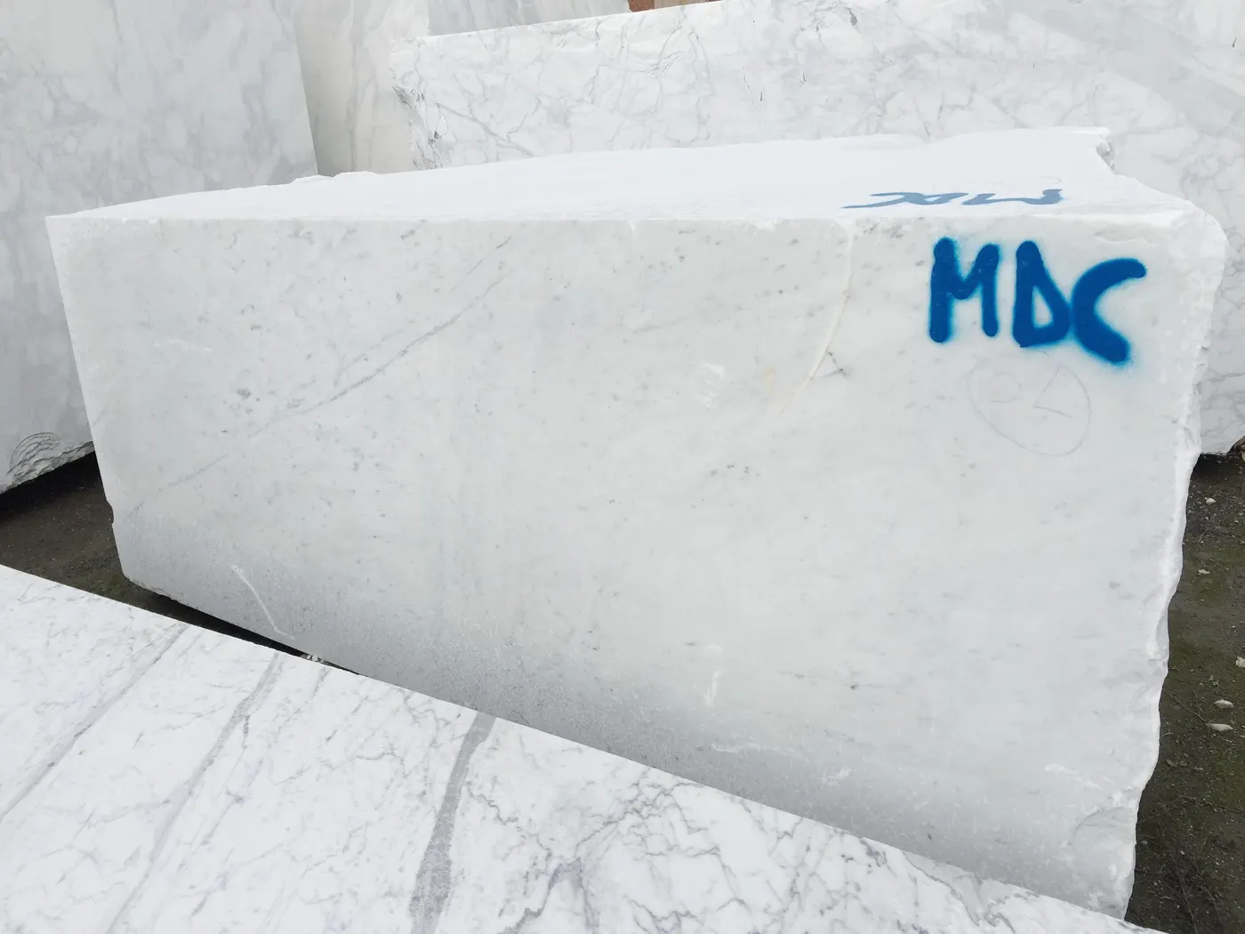 Bloque de cantera en piedra natural – Marmi di Carrara