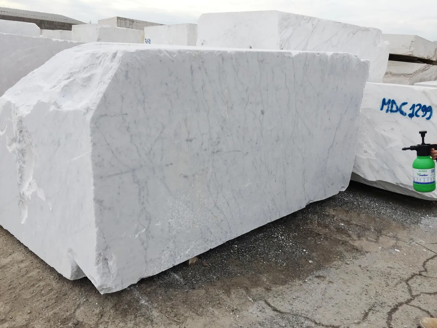 Quarry block in natural stone – Marmi di Carrara