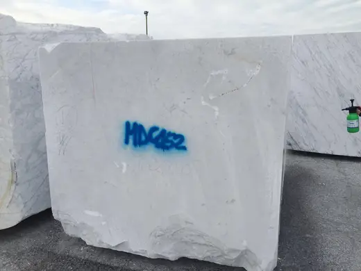 Bloque de cantera en piedra natural – Marmi di Carrara