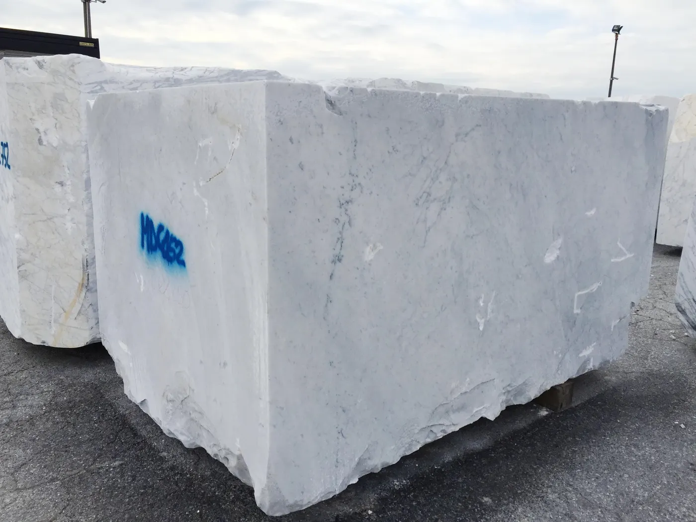 Blocco di cava in pietra naturale – Marmi di Carrara