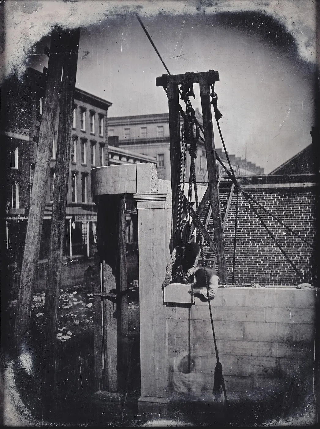 Steinbruchblock: Construction of Marble Building, Northeast Corner of Fourth and Olive Streets, Workmen wit