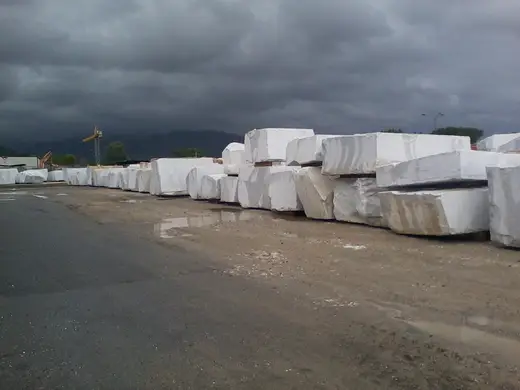 Bloque de cantera en piedra natural – Marmi di Carrara