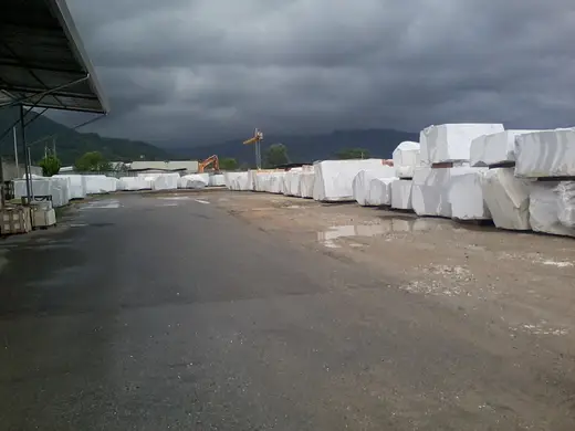 Bloque de cantera en piedra natural – Marmi di Carrara