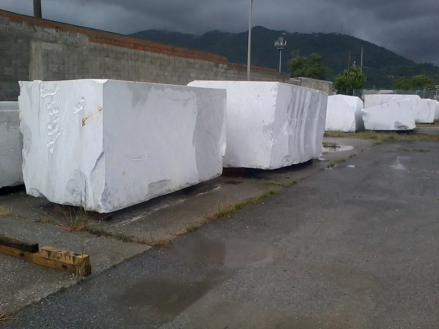 Bloque de cantera en piedra natural – Marmi di Carrara