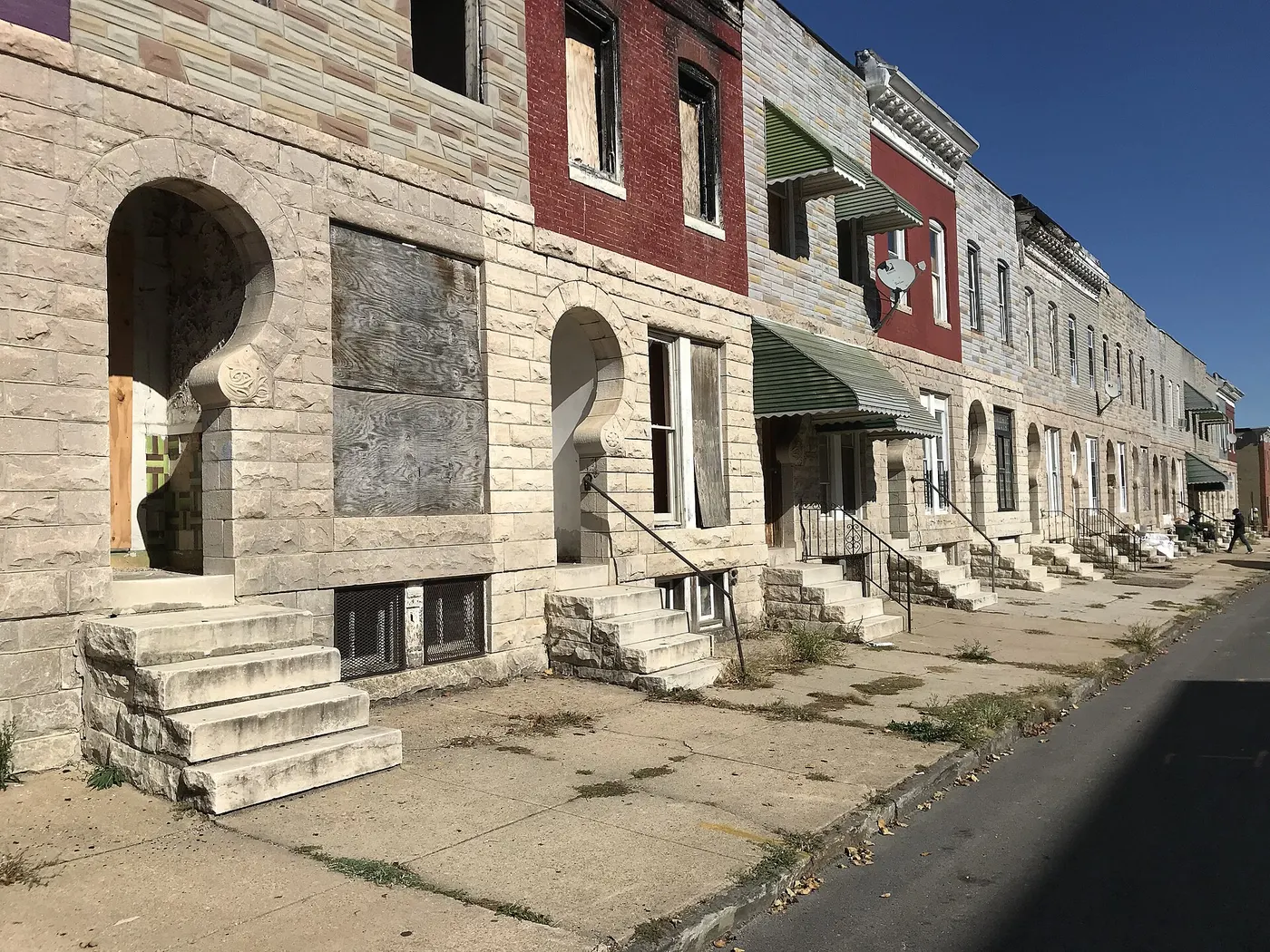 Bloque de cantera: Marble-fronted rowhouses, 1700 block of E. Oliver Street (north side), Baltimore, MD 21213