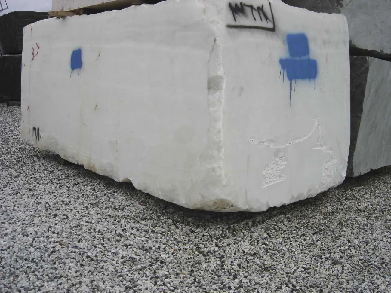 Quarry block in natural stone – Marmi di Carrara