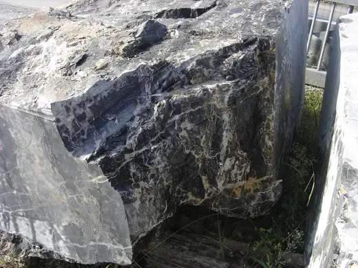 Bloque de cantera en piedra natural – Marmi di Carrara