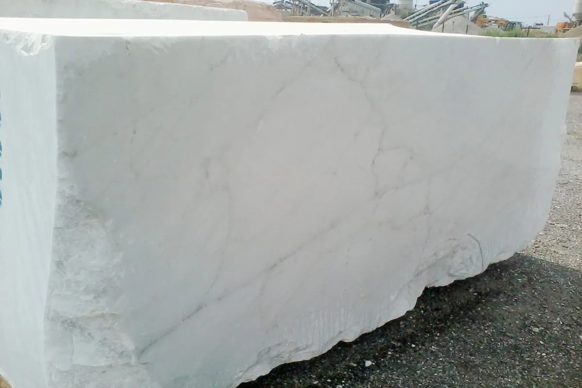 Bloque de cantera en piedra natural – Marmi di Carrara