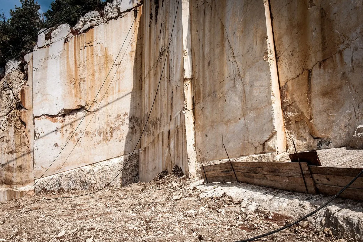 Blocco di cava in pietra naturale – Marmi di Carrara