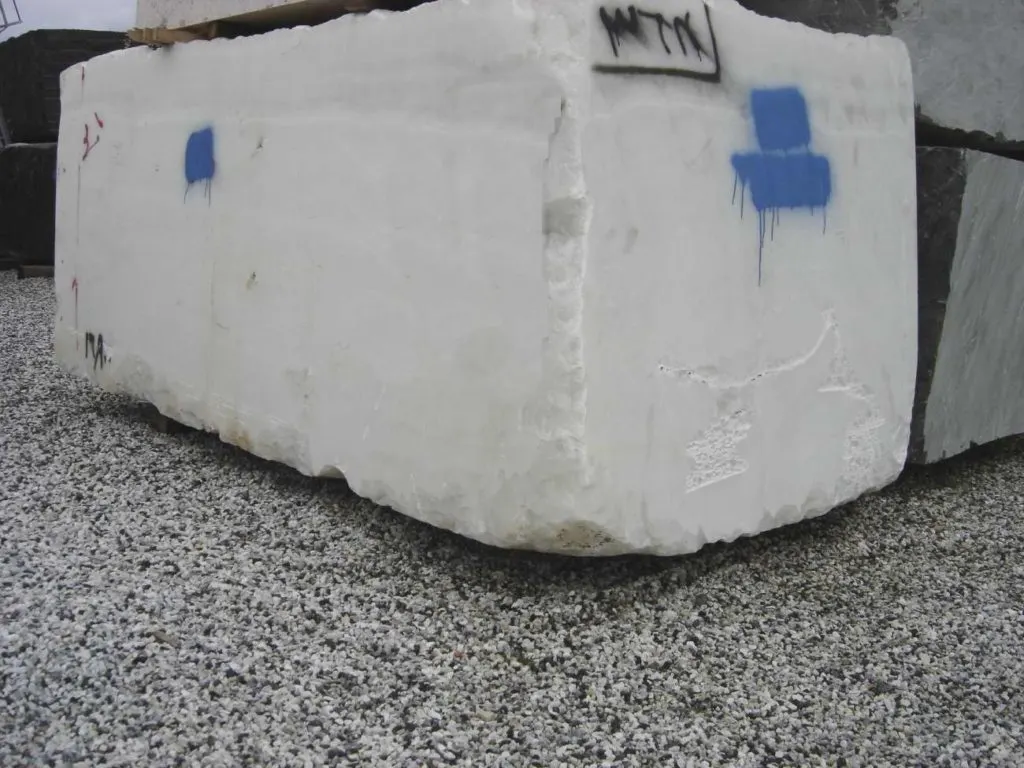 Bloque de cantera en piedra natural – Marmi di Carrara