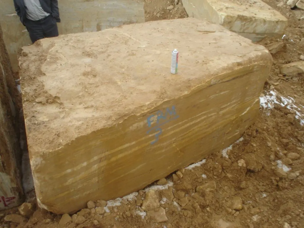 Quarry block in natural stone – Marmi di Carrara