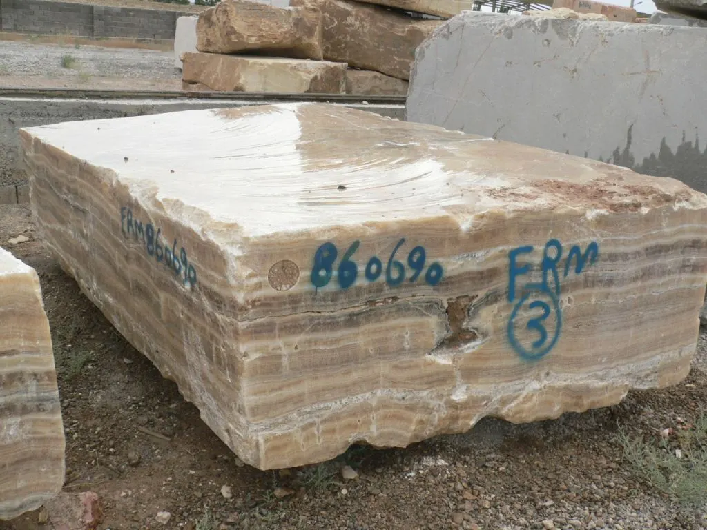 Blocco di cava in pietra naturale – Marmi di Carrara