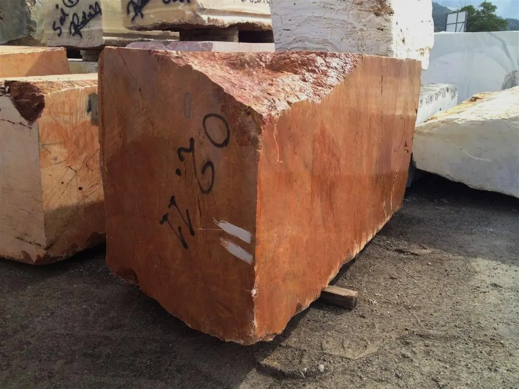 Quarry block in natural stone – Marmi di Carrara