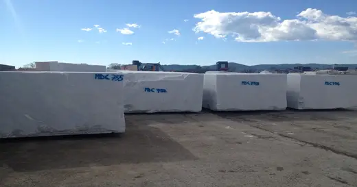 Bloque de cantera en piedra natural – Marmi di Carrara