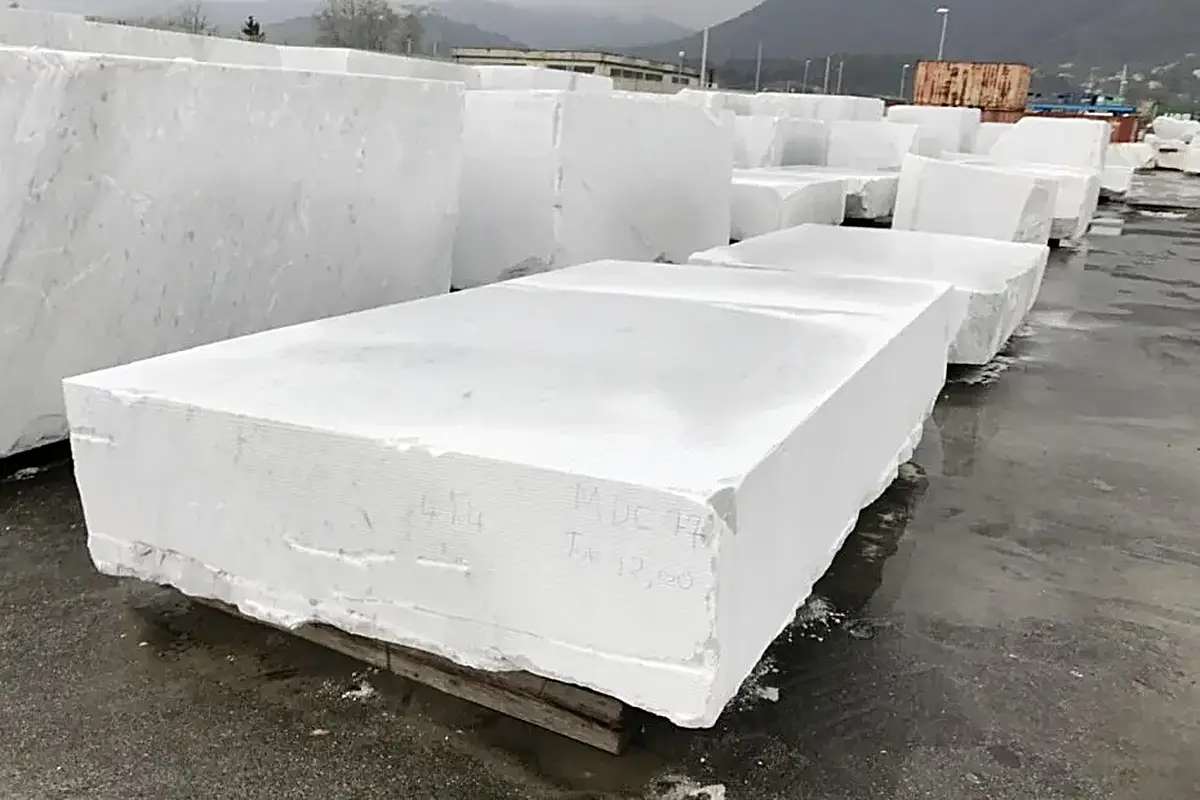 Blocco di cava in pietra naturale – Marmi di Carrara