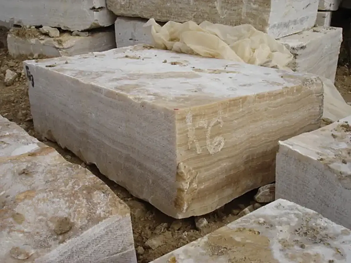 Bloque de cantera en piedra natural – Marmi di Carrara