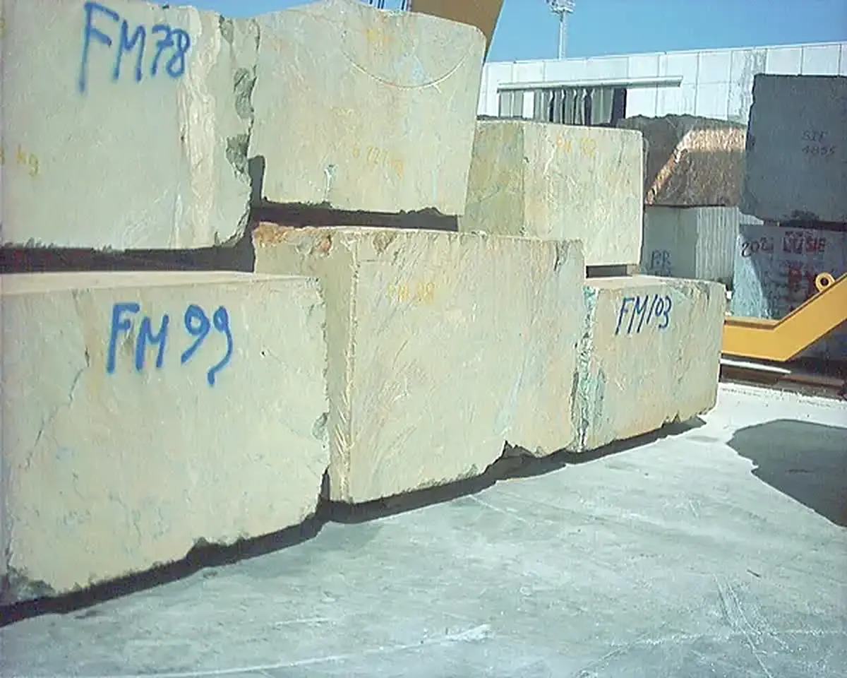 Bloque de cantera en piedra natural – Marmi di Carrara