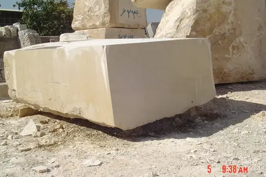 Quarry block in natural stone – Marmi di Carrara