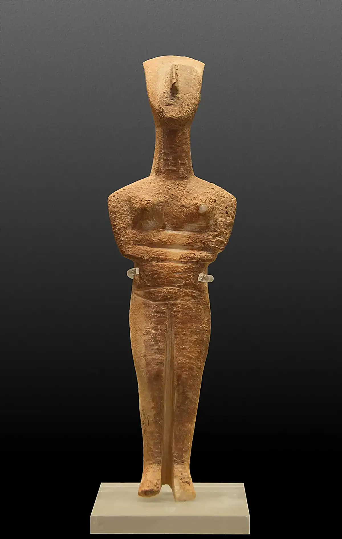 Detalle de superficie: Marble cycladic figurine N°5107, NAMAthens, Greece