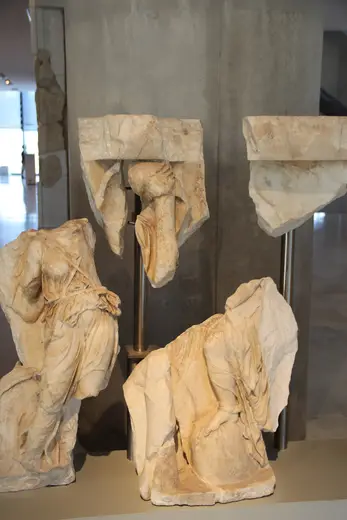 Surface detail: Athens Acropolis Museum Marble Relief (28409280826)